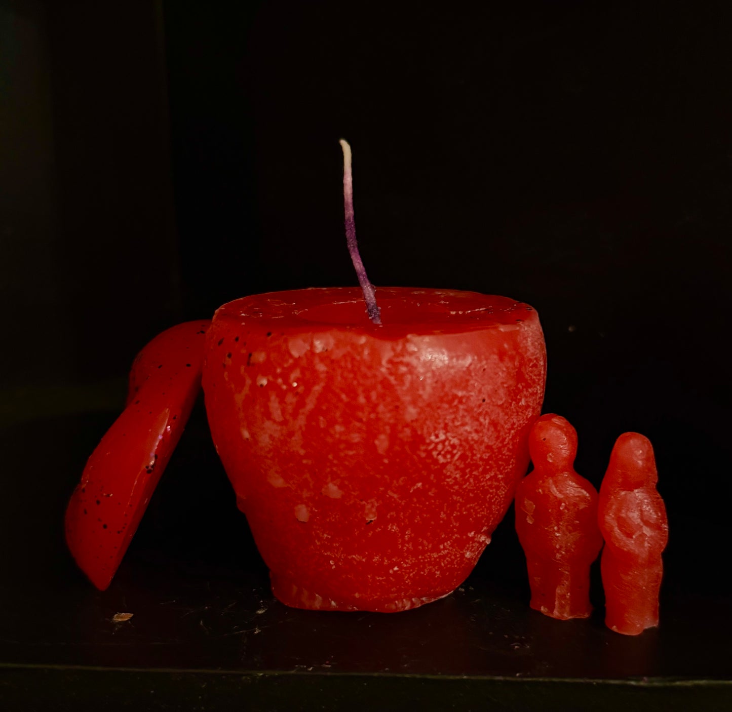 Loadable Apple Couple Candle